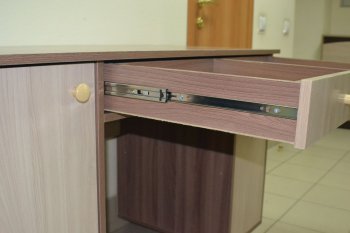 Стол 2-х тумбовый с ящиком(миссия) в Болотное - mebel154.com